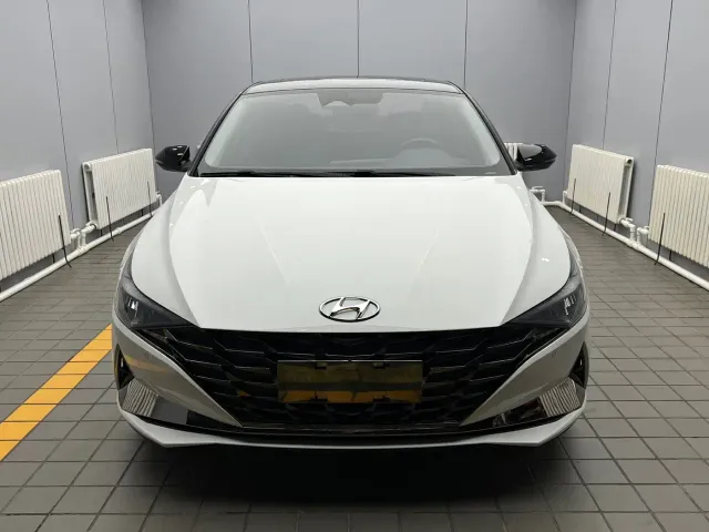 Hyundai Elantra — Фото автомобиля 2