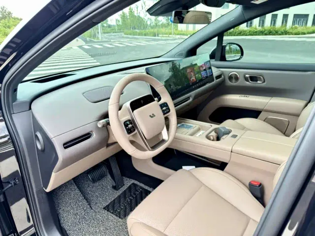 Li Auto i6 — Фото автомобиля 14