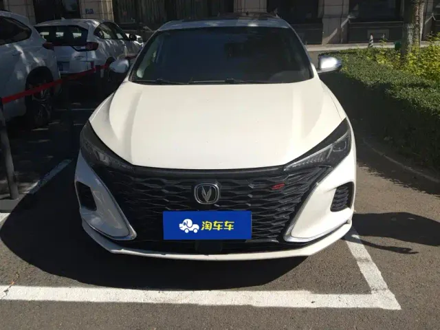 Changan Eado — Фото автомобиля 2