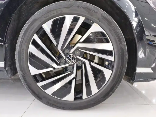 Volkswagen Magotan GTE Plug-in Hybrid 2022 GTE Luxury — Фото автомобиля 17