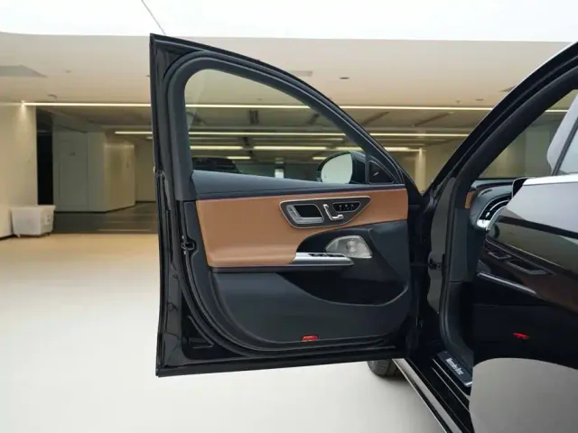 Mercedes-Benz E-Class — Фото автомобиля 15