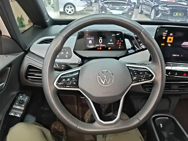 Volkswagen ID.3 — Фото автомобиля 10