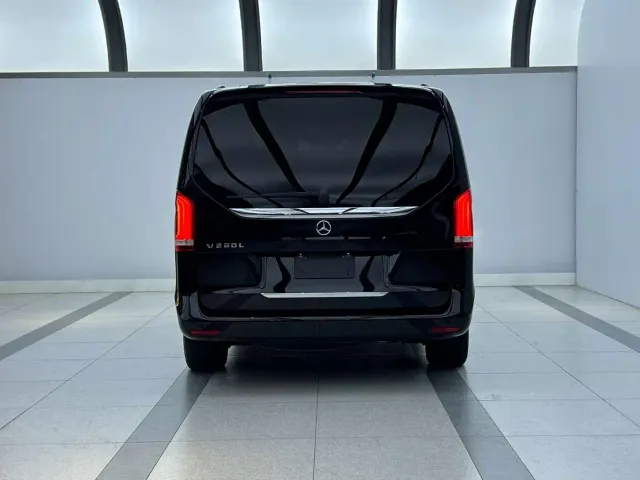 Mercedes-Benz V-Class — Фото автомобиля 4