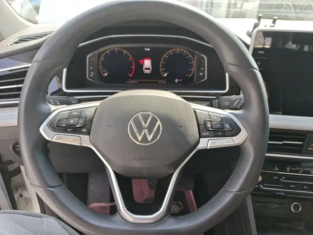 Volkswagen Tiguan L — Фото автомобиля 10