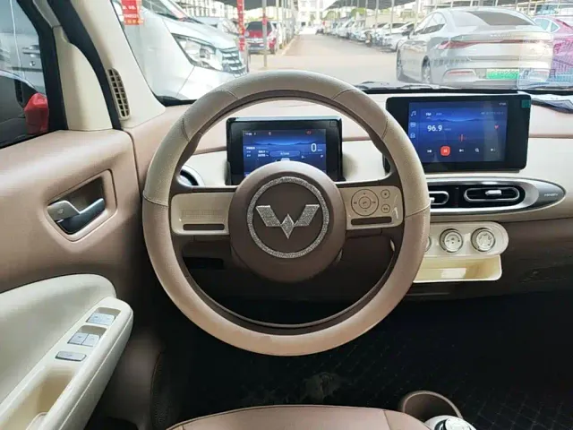 Wuling Hongguang Mini EV — Фото автомобиля 10