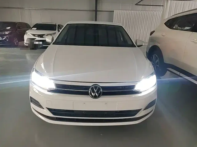 Volkswagen Polo — Фото автомобиля 2