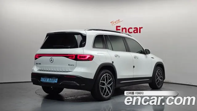 Mercedes-Benz EQB — Фото автомобиля 2