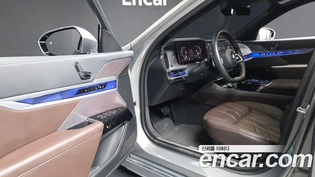 BMW 7-Series 7 серия (G70) 740i sDrive Design Pure Excellence — Фото автомобиля 9
