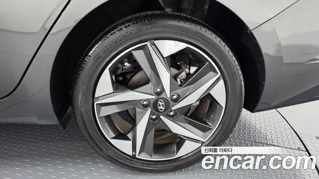 Hyundai Avante CN7 — Фото автомобиля 20