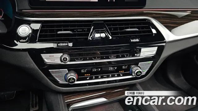 BMW 5-Series — Фото автомобиля 23