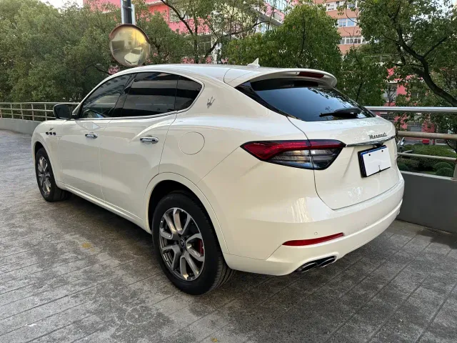 Maserati Levante — Фото автомобиля 19