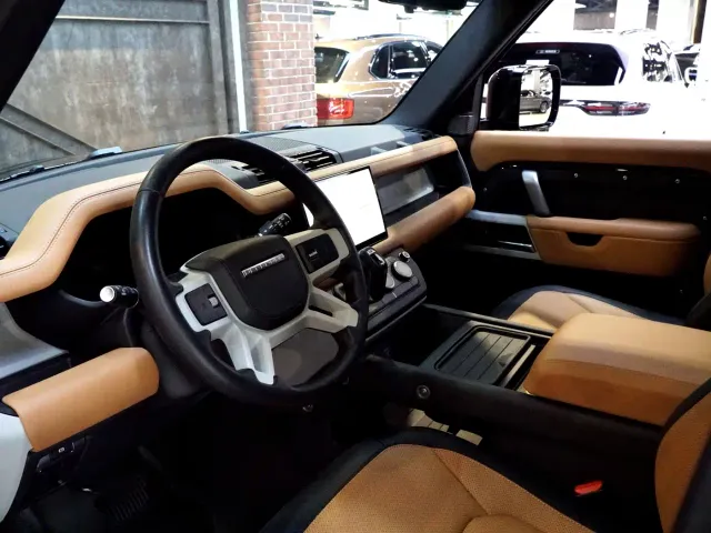 Land Rover Defender — Фото автомобиля 5