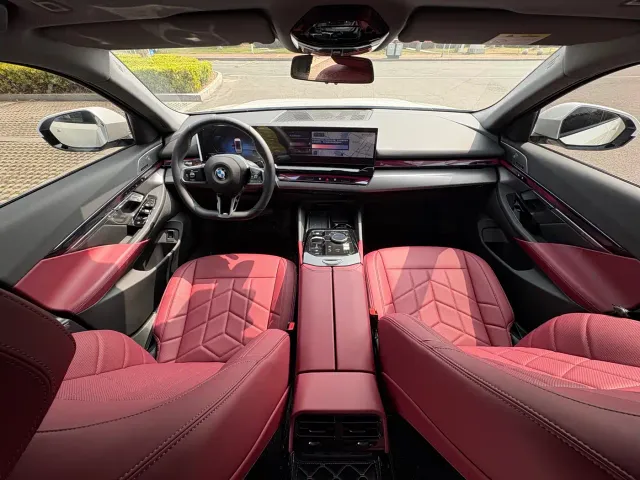 BMW 5 Series — Фото автомобиля 12
