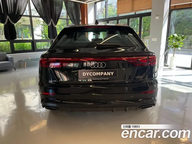 Audi Q8 50 TDI quattro Premium — Фото автомобиля 4