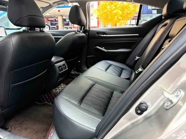 Nissan Teana — Фото автомобиля 9