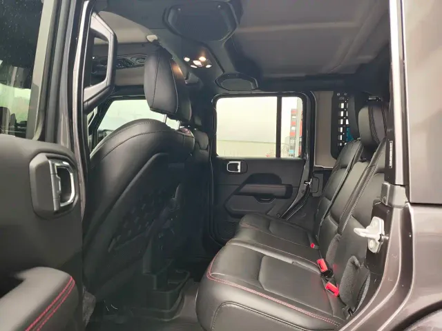 Jeep Wrangler — Фото автомобиля 6