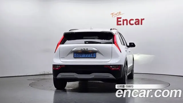 Kia Niro — Фото автомобиля 4