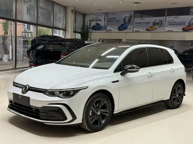 Фотография автомобиля — Volkswagen Golf