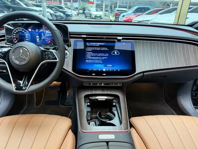 Mercedes-Benz E-Class — Фото автомобиля 16