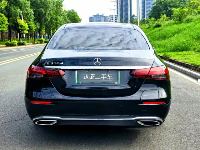 Mercedes-Benz E-Class — Фото автомобиля 6