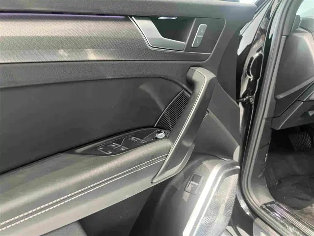 Audi Q5L — Фото автомобиля 15