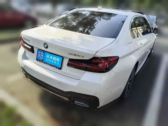 BMW 5 Series — Фото автомобиля 2