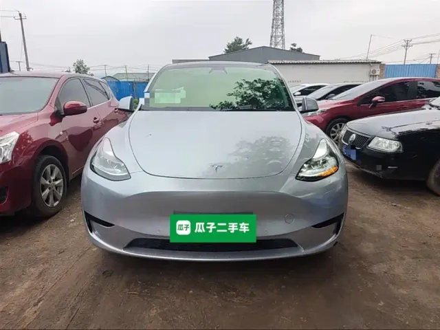 Tesla Model Y — Фото автомобиля 2
