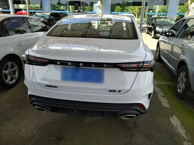 Geely Binrui — Фото автомобиля 5