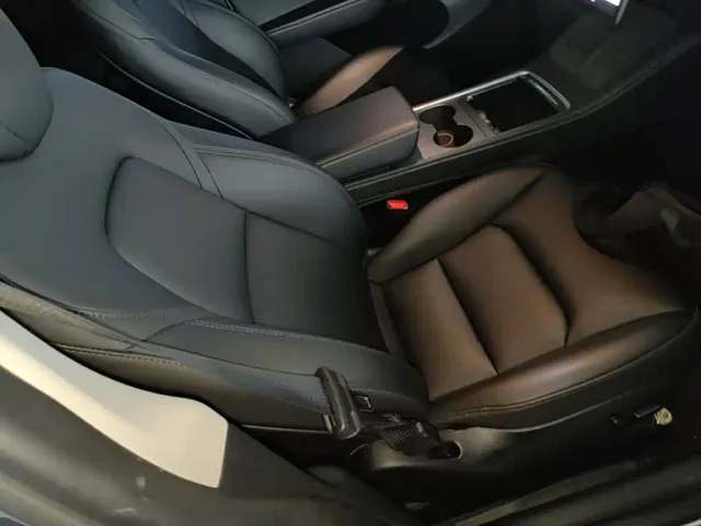 Tesla Model Y — Фото автомобиля 24