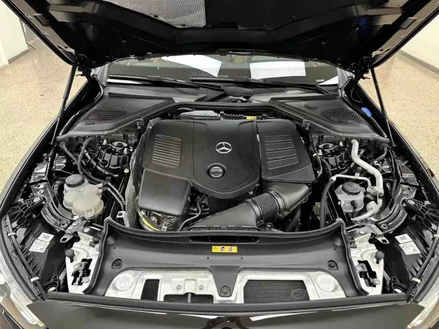Mercedes-Benz E-Class — Фото автомобиля 9