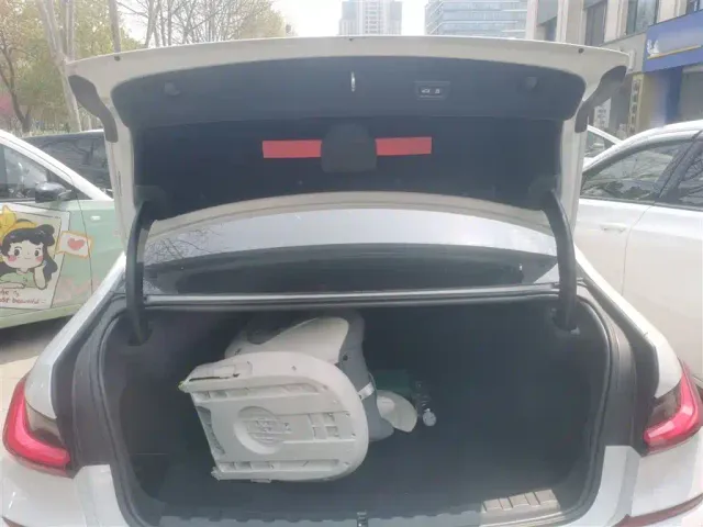 BMW 3 Series — Фото автомобиля 18