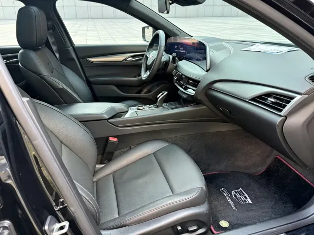 Cadillac CT5 — Фото автомобиля 10