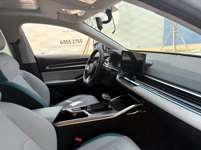 Geely Emgrand — Фото автомобиля 8