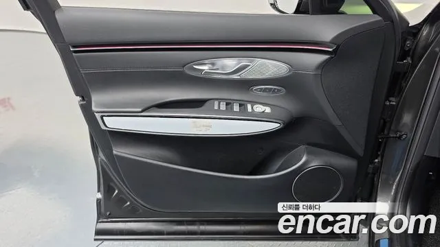 Genesis GV70 — Фото автомобиля 13