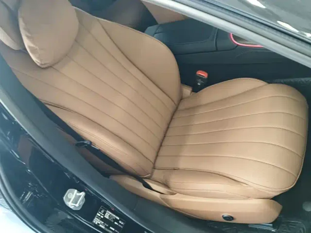 Mercedes-Benz E-Class — Фото автомобиля 24