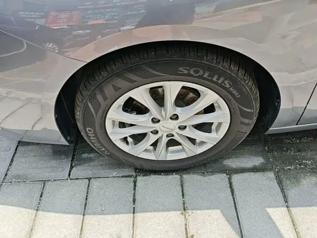 Roewe i5 — Фото автомобиля 22