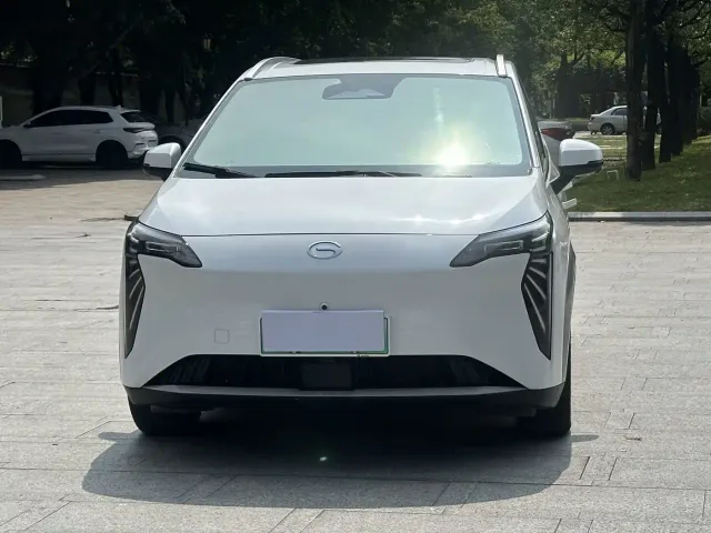 GAC Aion Y — Фото автомобиля 2
