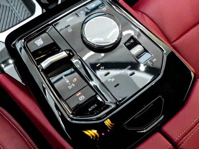 BMW BMW 5 Series 2026 BMW 530Li Year of the Horse Edition — Фото автомобиля 20