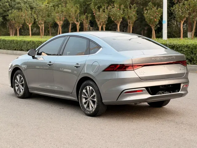 BYD Qin PLUS — Фото автомобиля 12
