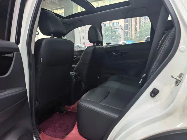 Nissan X-Trail — Фото автомобиля 7