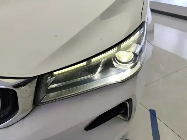 Geely Emgrand — Фото автомобиля 5