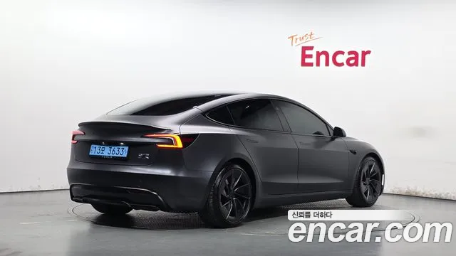 Tesla Model 3 — Фото автомобиля 2
