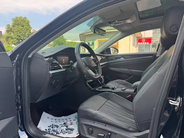 Volkswagen Passat — Фото автомобиля 10