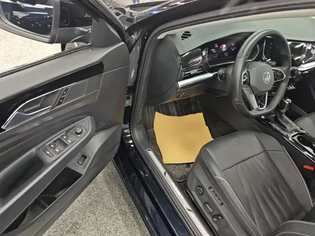 Volkswagen Passat — Фото автомобиля 15