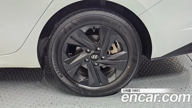 Hyundai AVANTE Avante (CN7) — Фото автомобиля 20