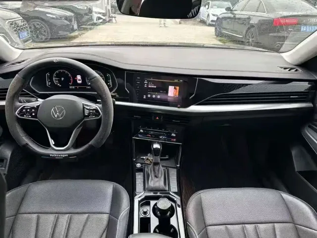 Volkswagen Passat — Фото автомобиля 4