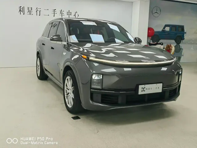 Li Auto L8 — Фото автомобиля 3