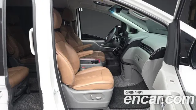 Hyundai Staria Staria Lounge 9 мест — Фото автомобиля 11