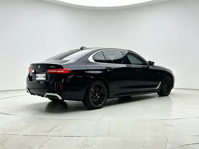 BMW 5 Series — Фото автомобиля 7