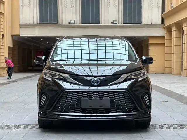 Toyota Granvia — Фото автомобиля 2